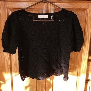 NWOT Saints & Hearts Puffed Sleeve Crochet Top